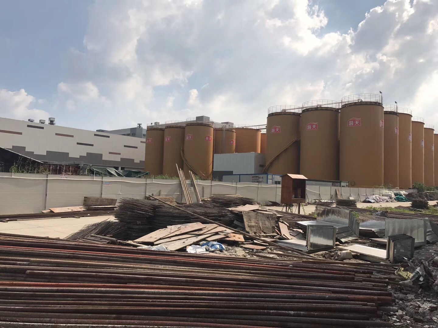 佛山海天醬油廠電纜橋架進(jìn)場(chǎng)(圖4) 佛山海天醬油廠電纜橋架進(jìn)場(chǎng)